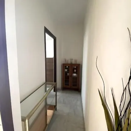 Luminoso Apartamento En Triana Διαμέρισμα *
