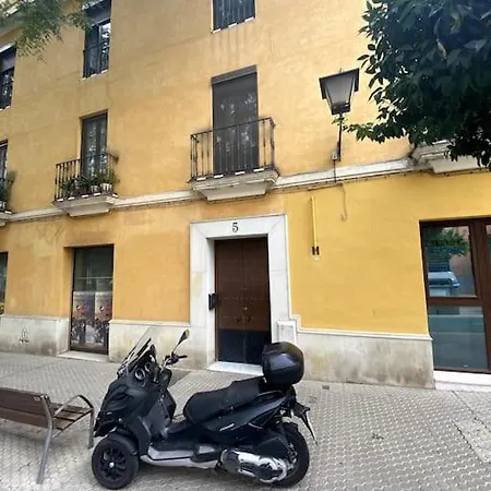 Luminoso Apartamento En Triana شقة